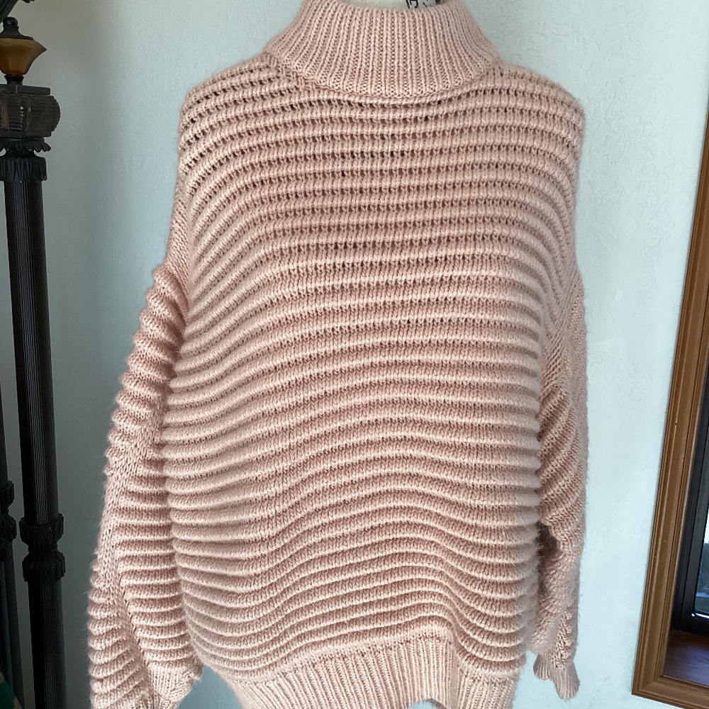 H&M Big Chunky Knit Design Peach Sweater